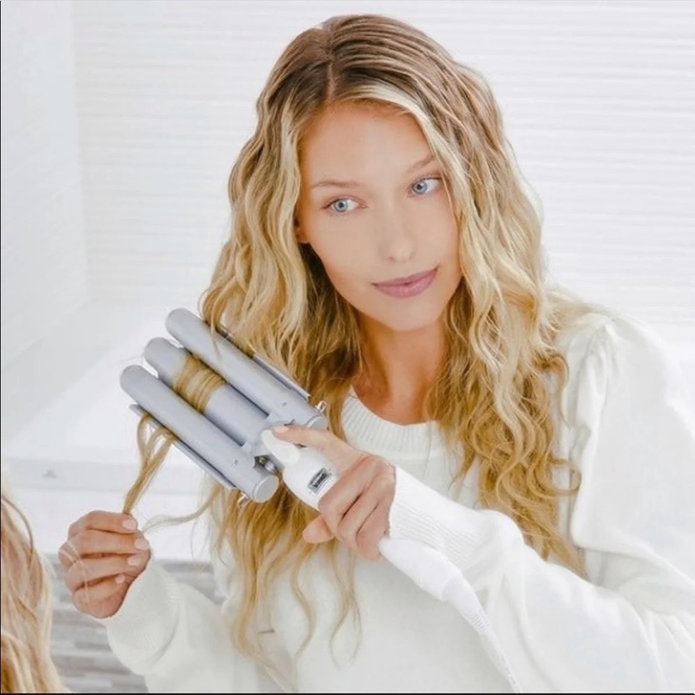 Monat wonder waver new in box
